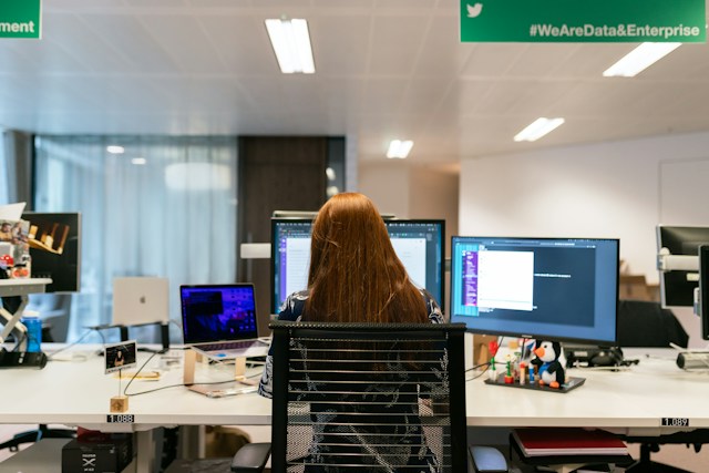 thisisengineering-raeng-pIdteYOzGFY-unsplash